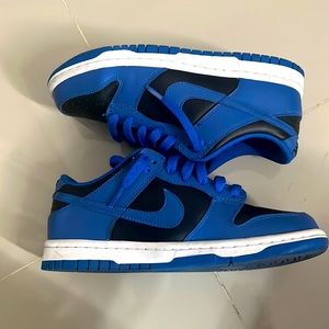nike dunk low hyper cobalt size 4Y gs